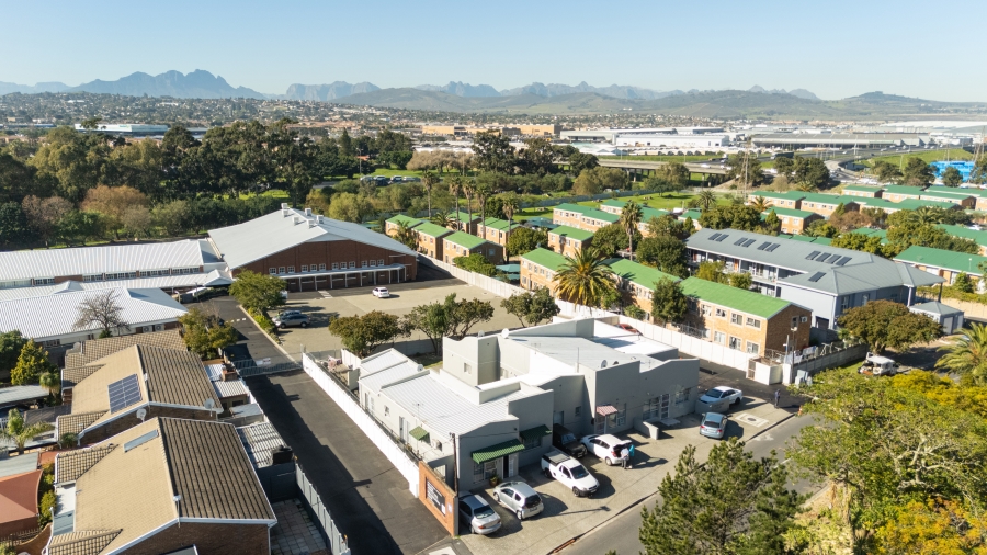 2 Bedroom Property for Sale in Oakglen Western Cape